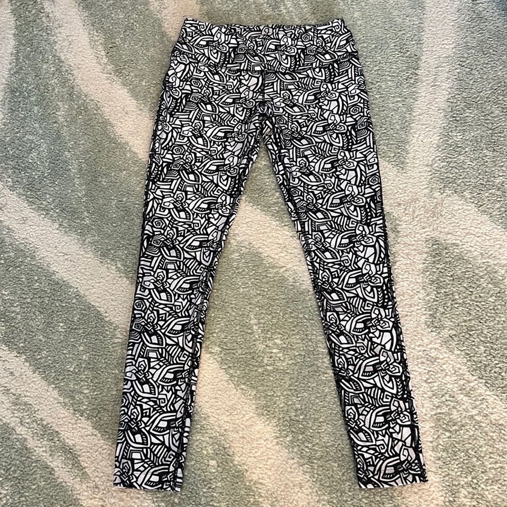 Black and White Print Leggings